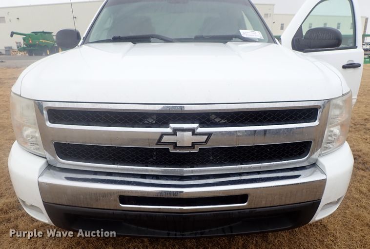 image for item DC3280 2011 Chevrolet Silverado 1500  Ext. Cab pickup truck