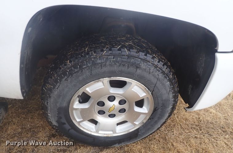 image for item DC3280 2011 Chevrolet Silverado 1500  Ext. Cab pickup truck