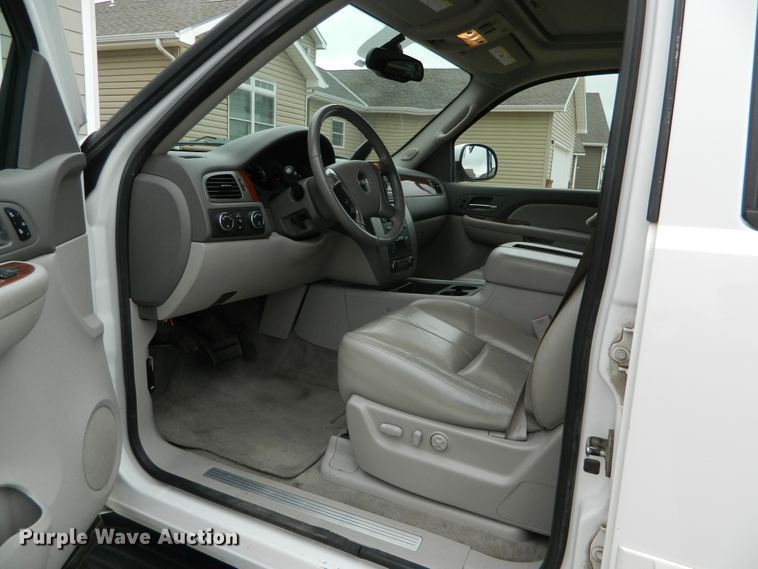 image for item DE4444 2008 GMC Yukon  SUV