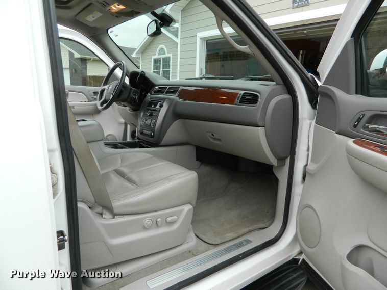 image for item DE4444 2008 GMC Yukon  SUV