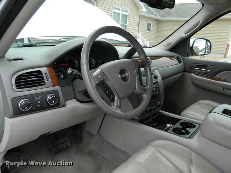 image for item DE4444 2008 GMC Yukon  SUV