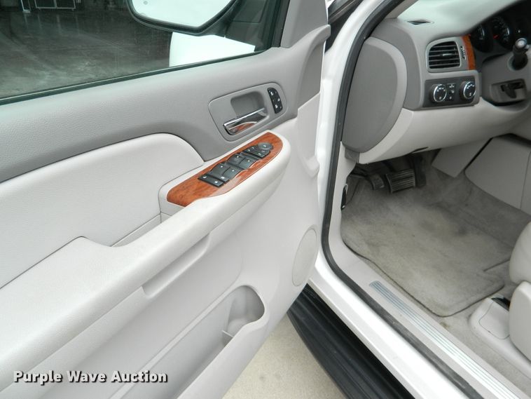 image for item DE4444 2008 GMC Yukon  SUV