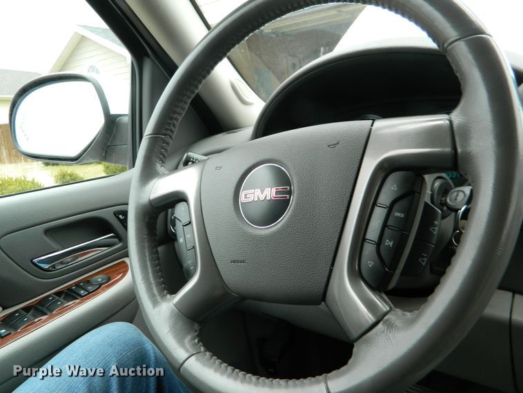 image for item DE4444 2008 GMC Yukon  SUV