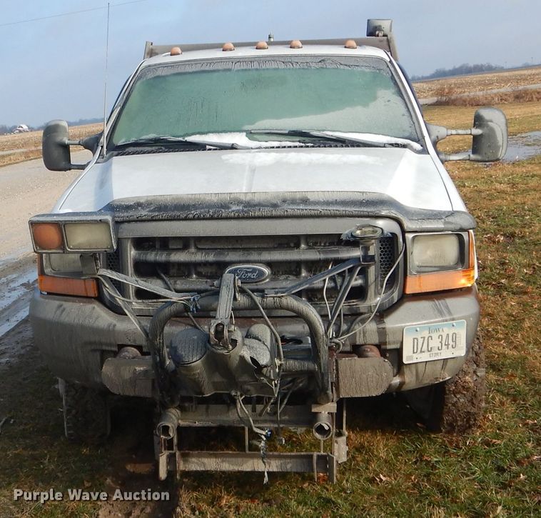 image for item DF3012 2000 Ford F550 Super Duty flatbed truck