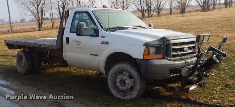 image for item DF3012 2000 Ford F550 Super Duty flatbed truck