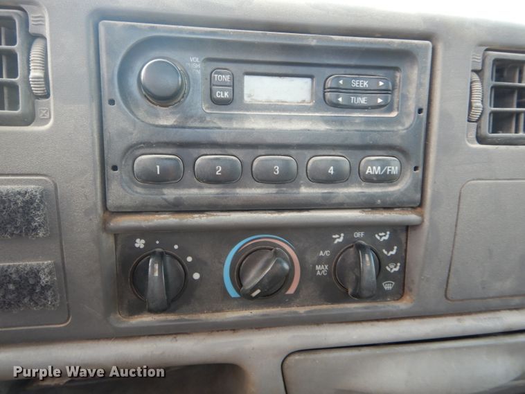 image for item DF3012 2000 Ford F550 Super Duty flatbed truck