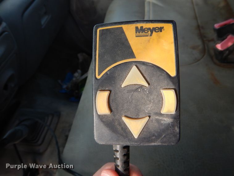 image for item DF3012 2000 Ford F550 Super Duty flatbed truck