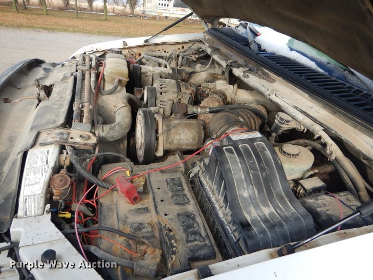 image for item DF3012 2000 Ford F550 Super Duty flatbed truck