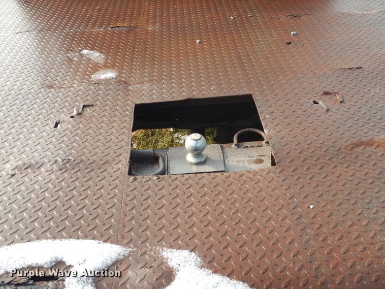 image for item DF3012 2000 Ford F550 Super Duty flatbed truck