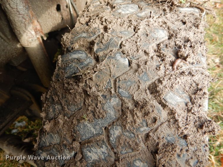 image for item DF3012 2000 Ford F550 Super Duty flatbed truck