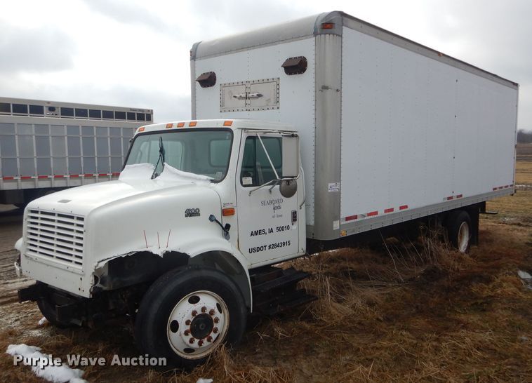 image for item DF3014 2000 International 4700 box truck