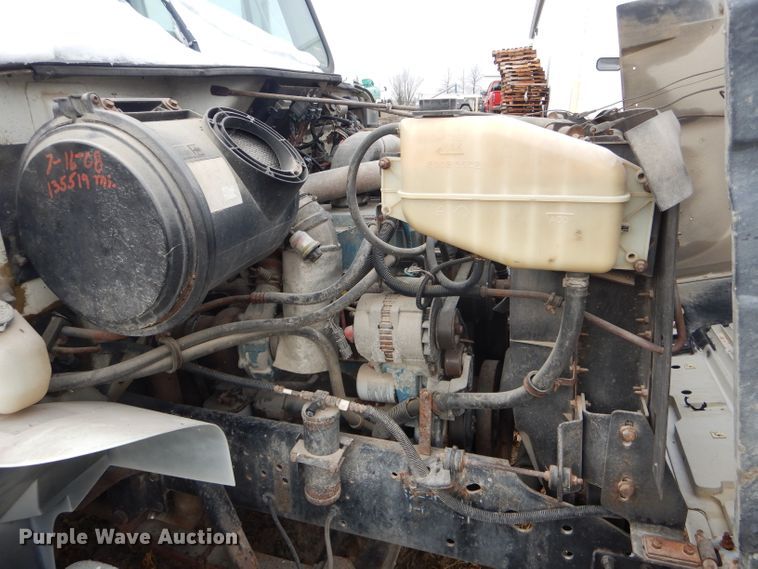 image for item DF3014 2000 International 4700 box truck