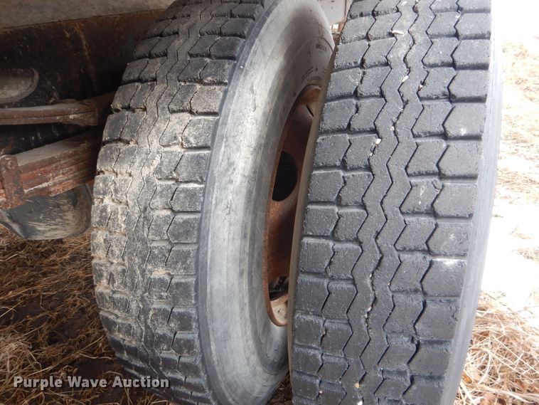 image for item DF3014 2000 International 4700 box truck