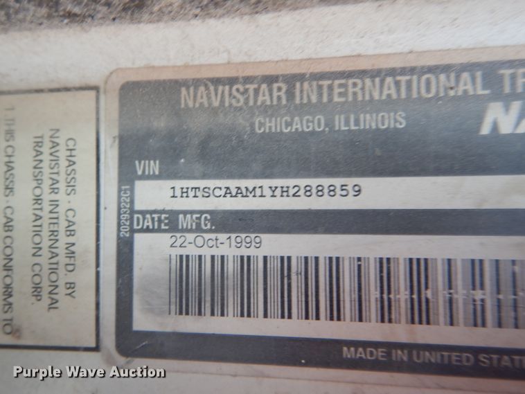 image for item DF3014 2000 International 4700 box truck