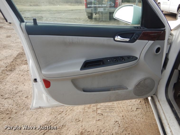 image for item DF3019 2008 Chevrolet Impala LS  passenger vehicle