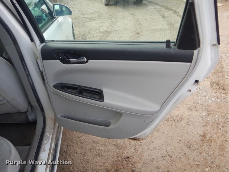 image for item DF3019 2008 Chevrolet Impala LS  passenger vehicle
