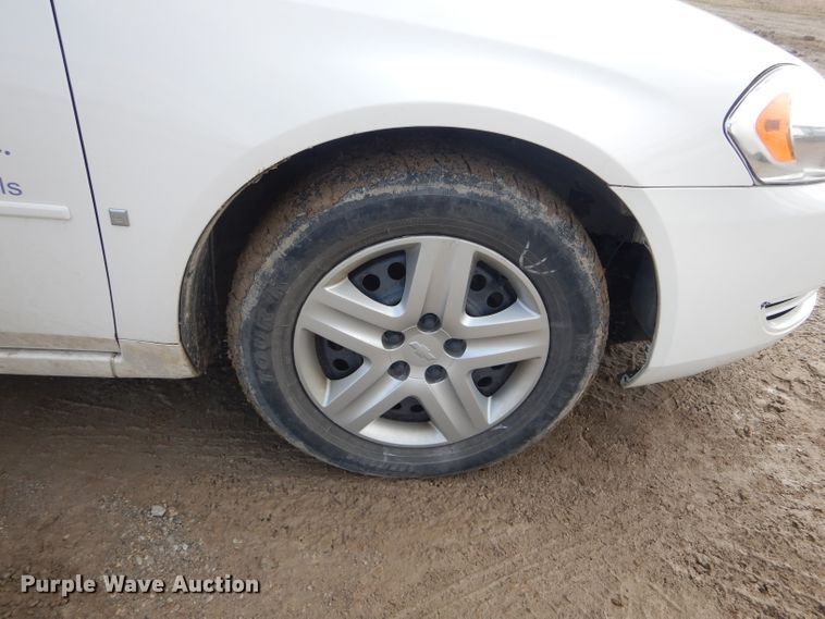 image for item DF3019 2008 Chevrolet Impala LS  passenger vehicle