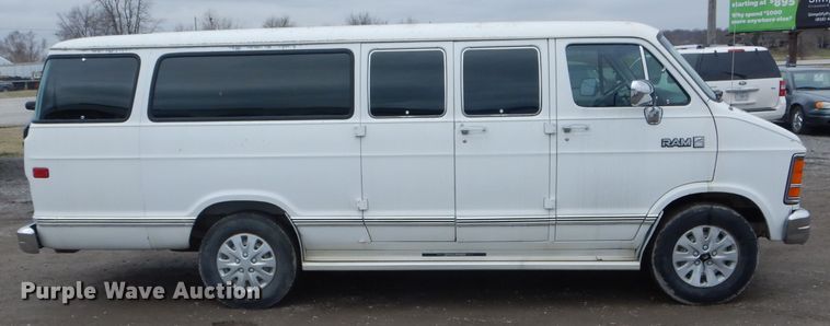 image for item DF3020 1989 Dodge Ram Wagon 350  van