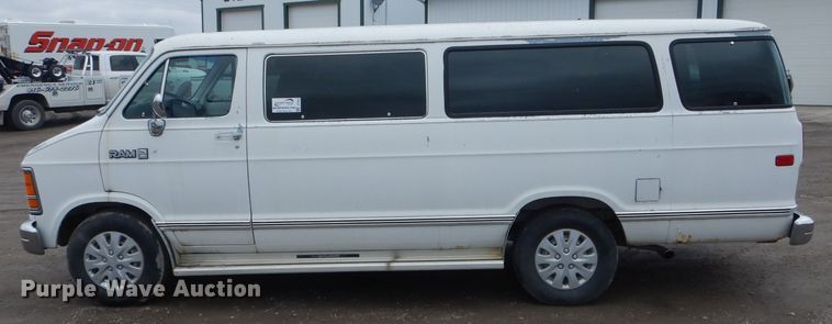 image for item DF3020 1989 Dodge Ram Wagon 350  van
