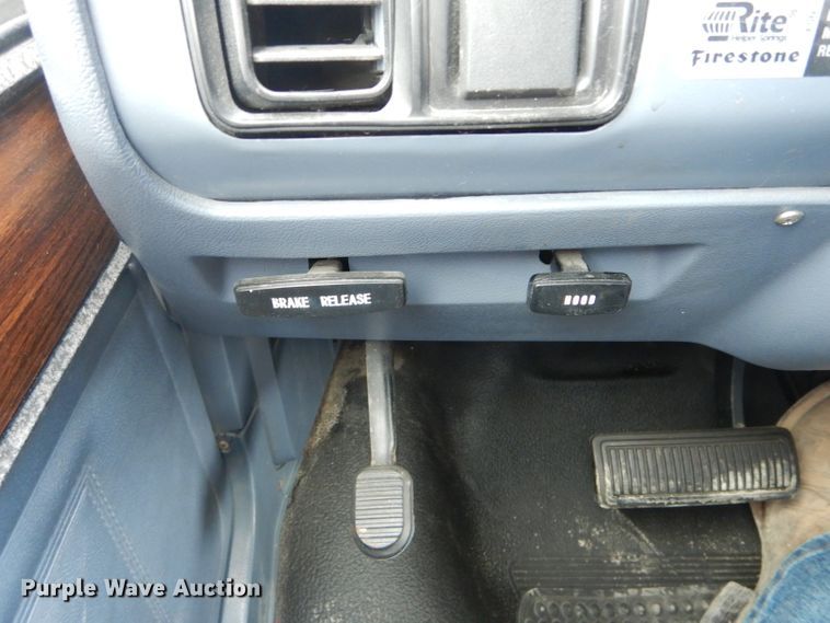 image for item DF3020 1989 Dodge Ram Wagon 350  van