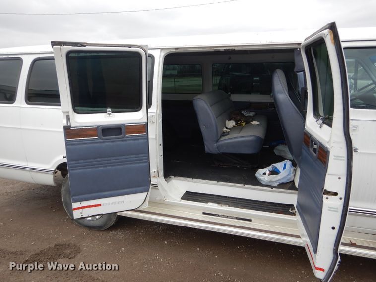 image for item DF3020 1989 Dodge Ram Wagon 350  van