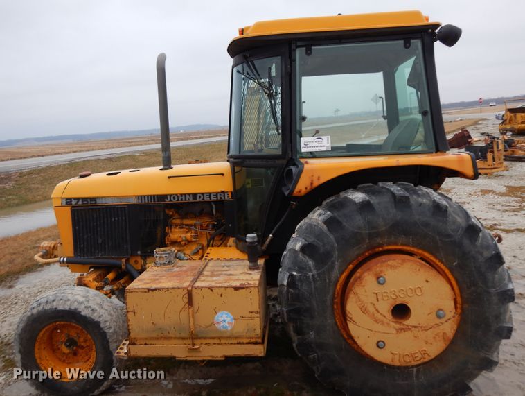 image for item DF6652 1994 John Deere 2755 tractor