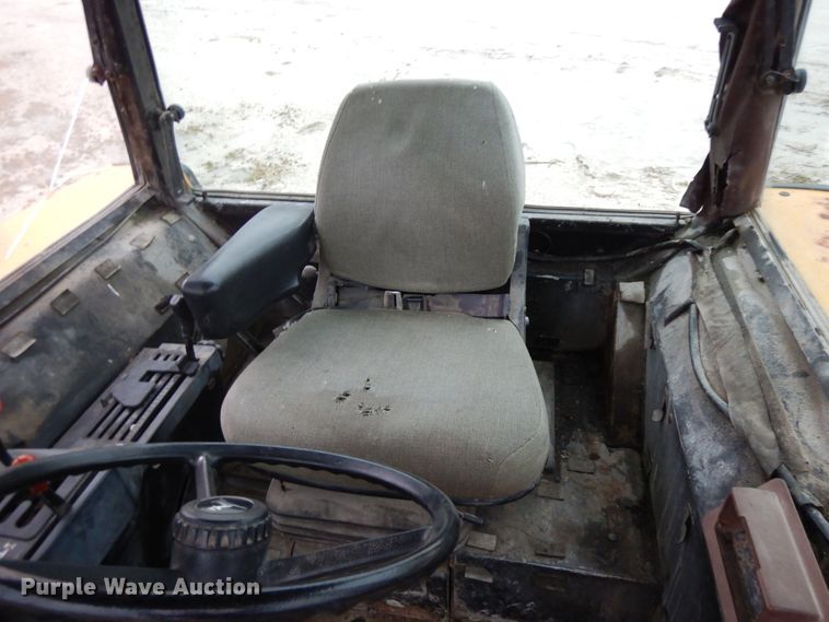 image for item DF6652 1994 John Deere 2755 tractor