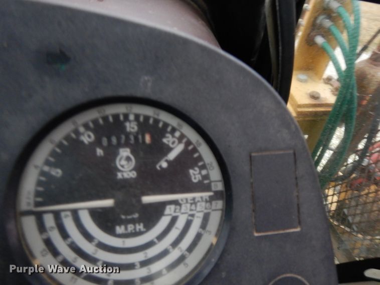 image for item DF6652 1994 John Deere 2755 tractor