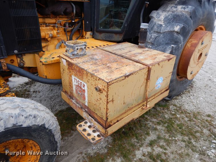 image for item DF6652 1994 John Deere 2755 tractor