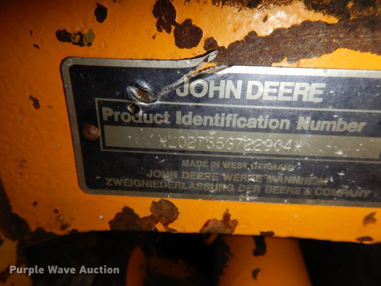 image for item DF6652 1994 John Deere 2755 tractor