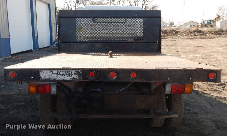 image for item DF6661 2007 Isuzu NPR flatbed truck