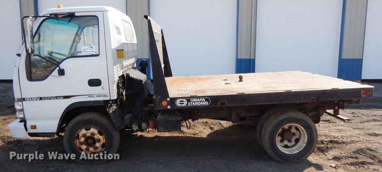image for item DF6661 2007 Isuzu NPR flatbed truck