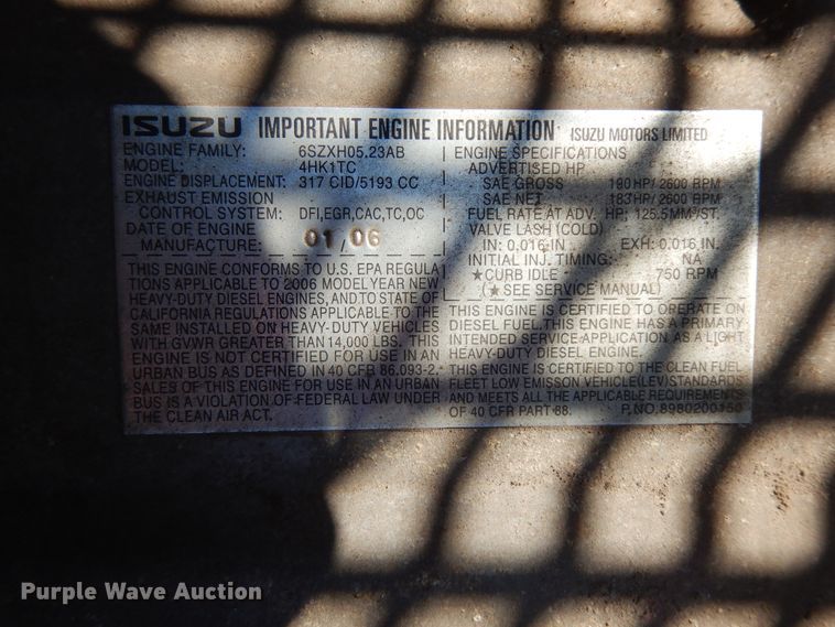 image for item DF6661 2007 Isuzu NPR flatbed truck