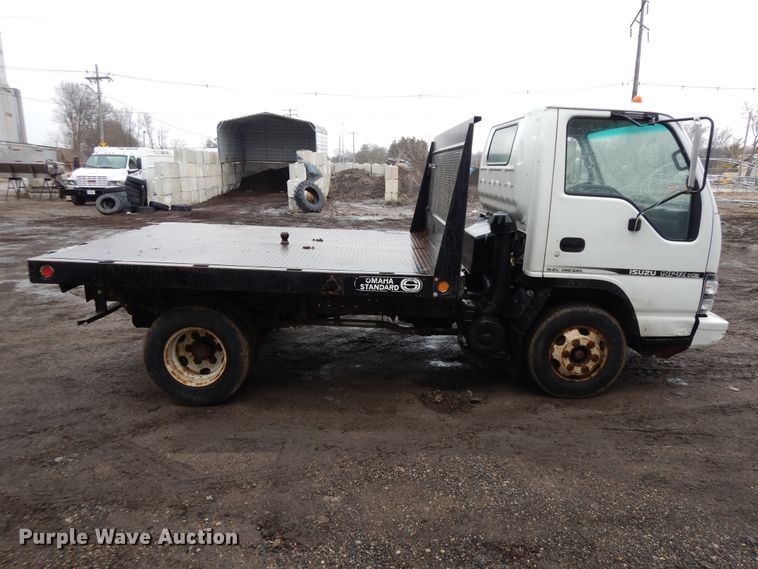 image for item DF6661 2007 Isuzu NPR flatbed truck