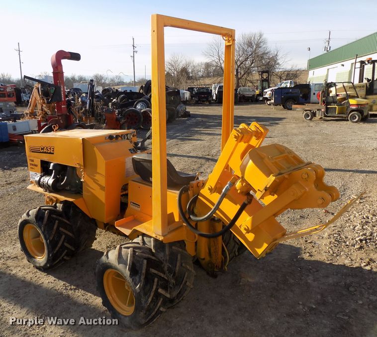 image for item DG2541 1987 Case Maxi Sneaker Series B vibratory cable plow