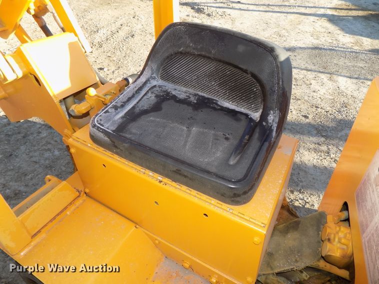 image for item DG2541 1987 Case Maxi Sneaker Series B vibratory cable plow