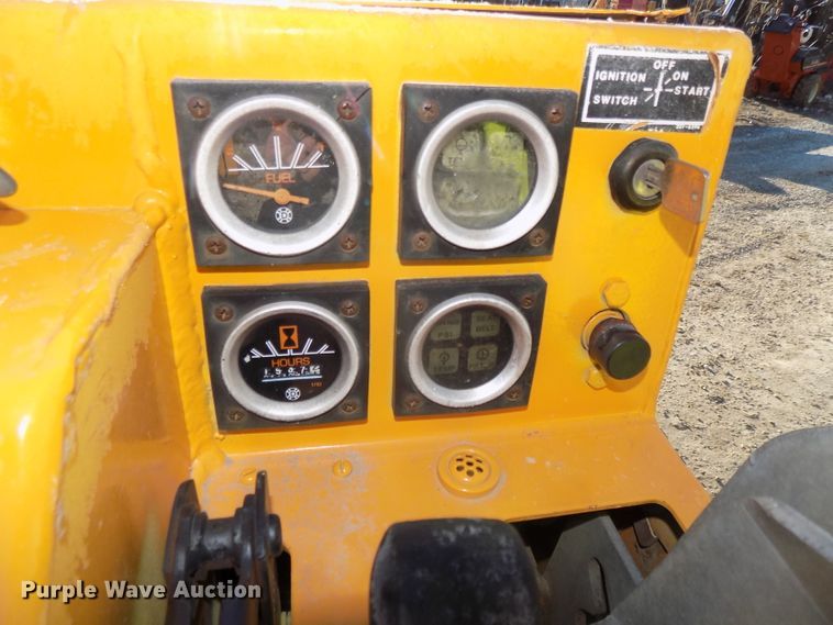 image for item DG2541 1987 Case Maxi Sneaker Series B vibratory cable plow