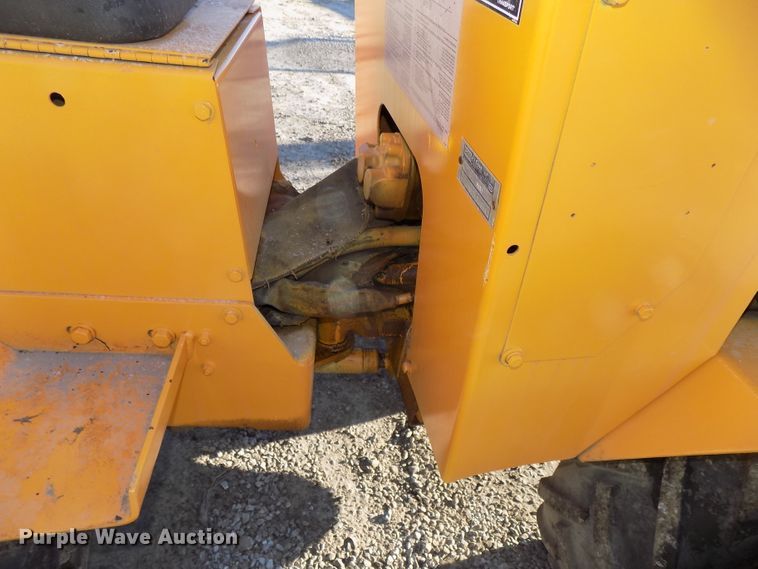 image for item DG2541 1987 Case Maxi Sneaker Series B vibratory cable plow