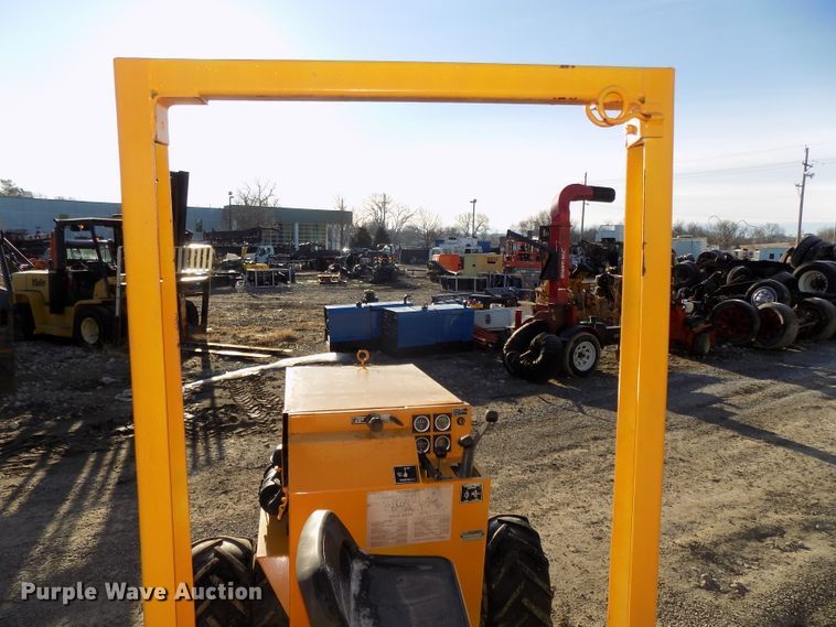 image for item DG2541 1987 Case Maxi Sneaker Series B vibratory cable plow