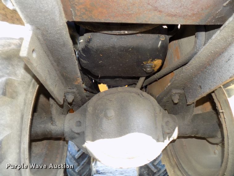 image for item DG2541 1987 Case Maxi Sneaker Series B vibratory cable plow