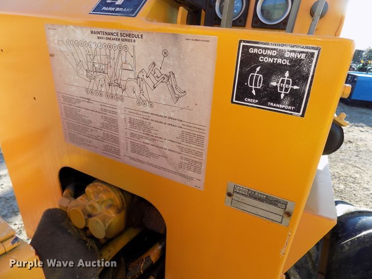 image for item DG2541 1987 Case Maxi Sneaker Series B vibratory cable plow