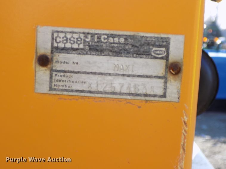 image for item DG2541 1987 Case Maxi Sneaker Series B vibratory cable plow