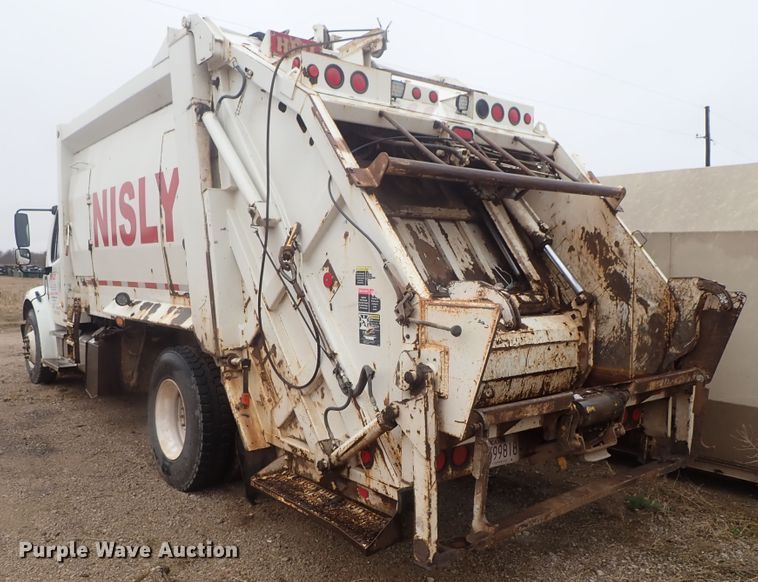 image for item DG3017 2005 Freightliner Business Class M2 refuse truck