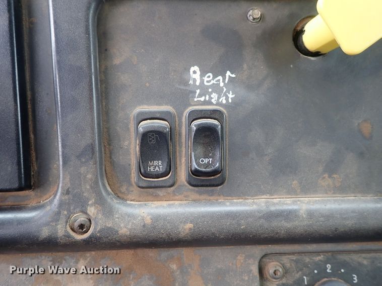 image for item DG3017 2005 Freightliner Business Class M2 refuse truck