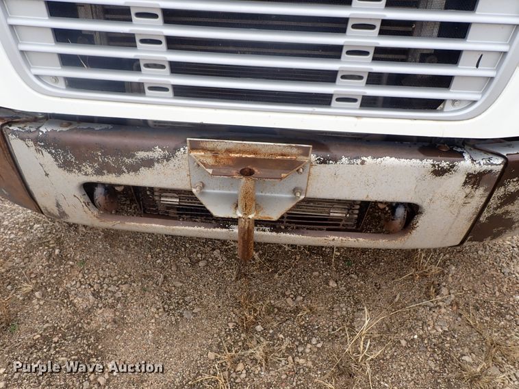 image for item DG3017 2005 Freightliner Business Class M2 refuse truck