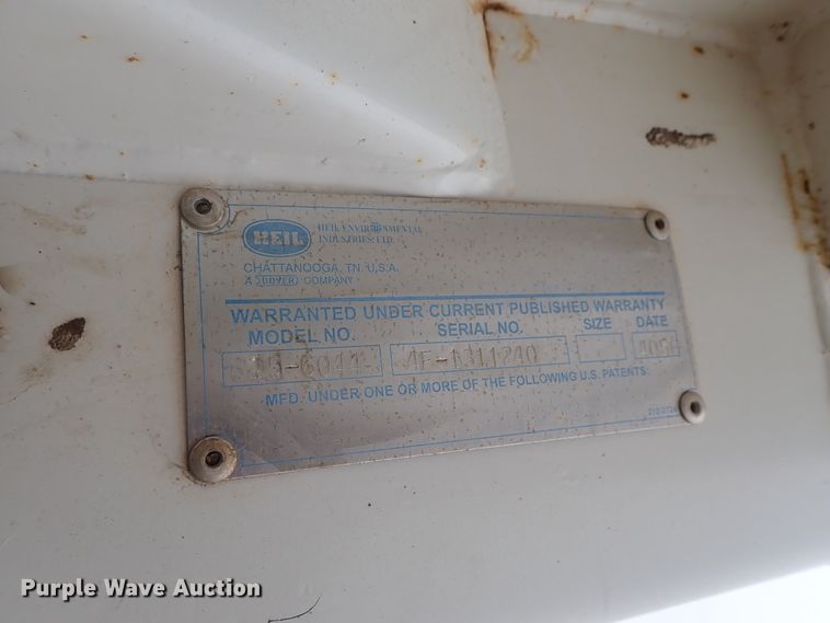 image for item DG3017 2005 Freightliner Business Class M2 refuse truck