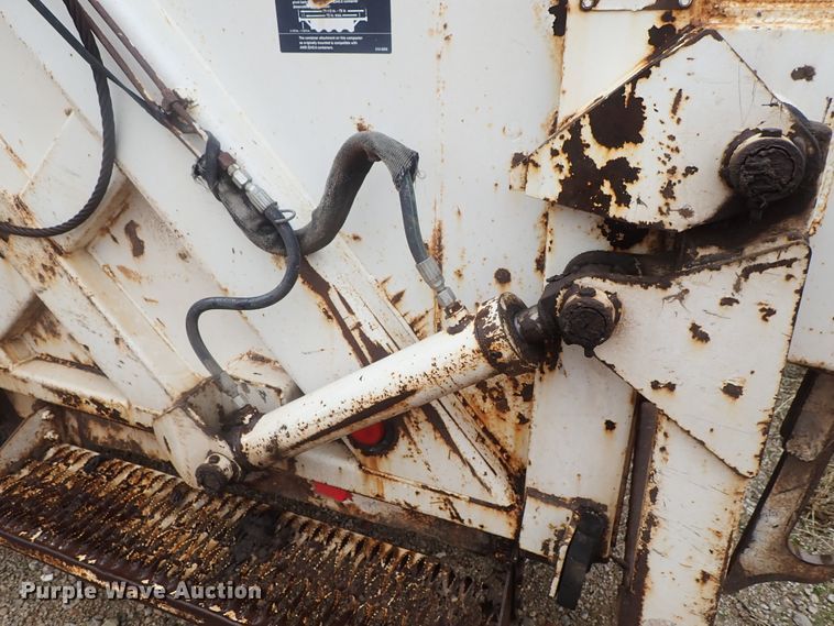 image for item DG3017 2005 Freightliner Business Class M2 refuse truck