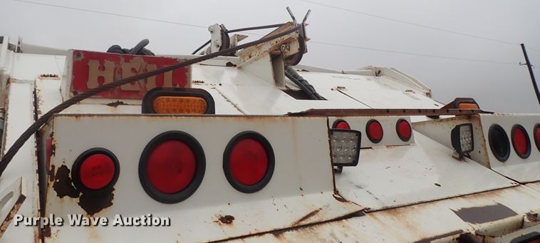 image for item DG3017 2005 Freightliner Business Class M2 refuse truck