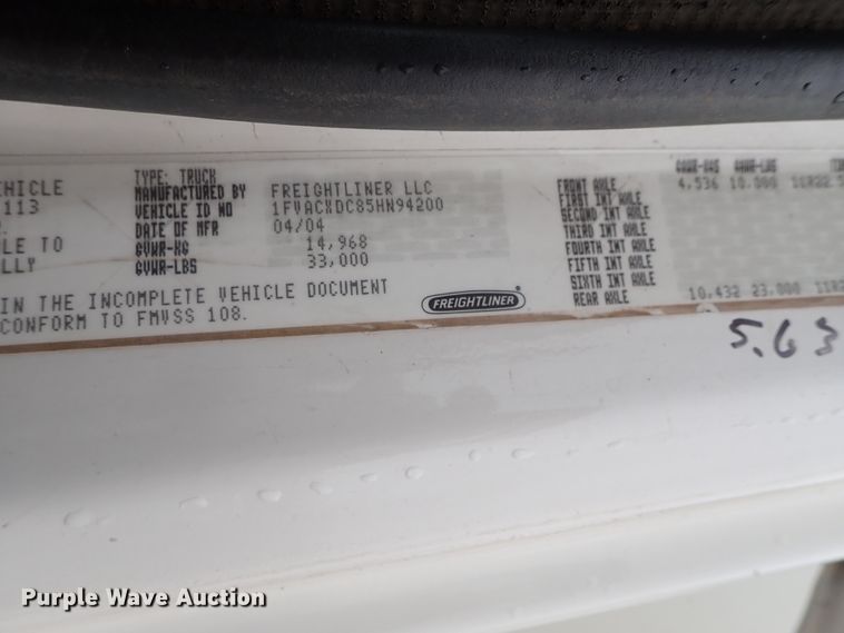 image for item DG3017 2005 Freightliner Business Class M2 refuse truck