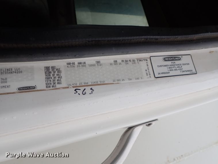 image for item DG3017 2005 Freightliner Business Class M2 refuse truck